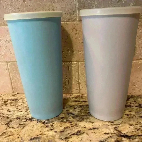 Vintage Tupperware Juice Glasses with Lids - Picture 1 of 3